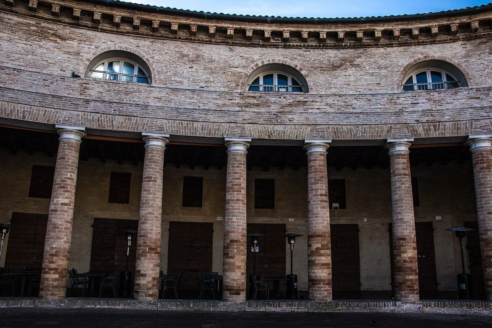 Il colonnato del Foro Annonario di Senigallia